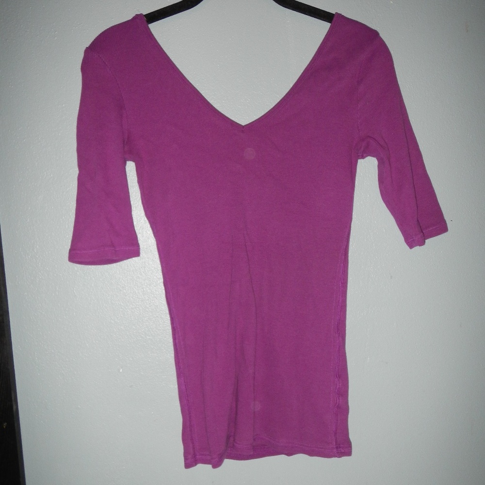 Purple deep vneck 3/4 sleeve top