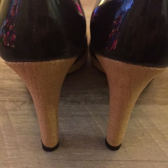 Beautiful Stuart Weitzman Pumps - Picture 4 of 8
