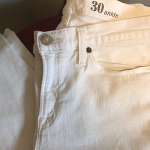 J Crew white toothpick ankle jeans Sz 30