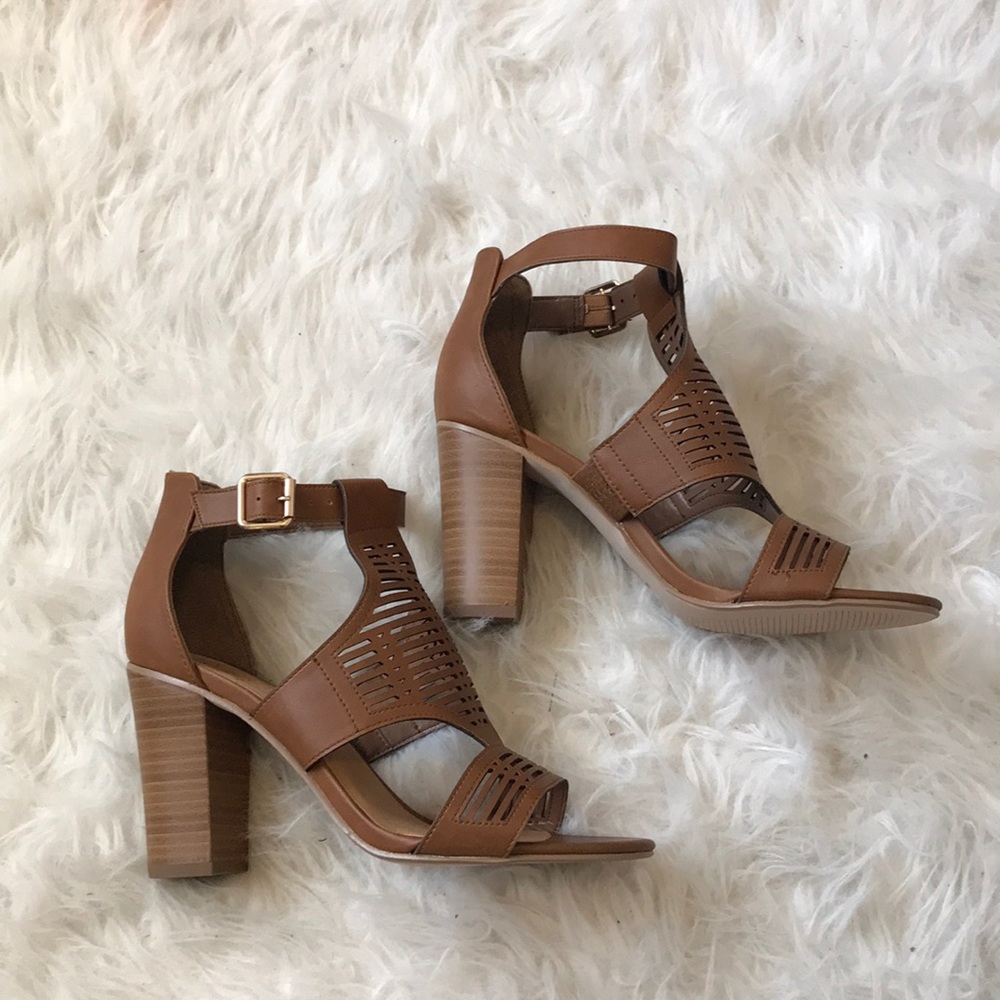NWOT Laser cut heels