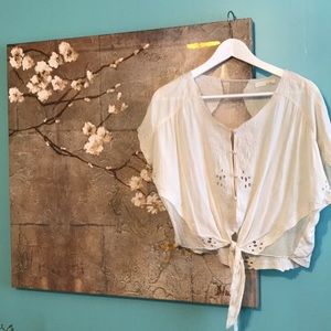 Cream colored flowy top