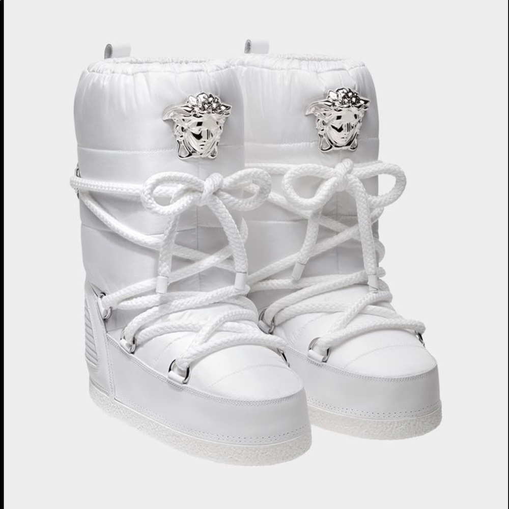 Versace Moon boots sz IT 35-37 US 5-7 BNIB