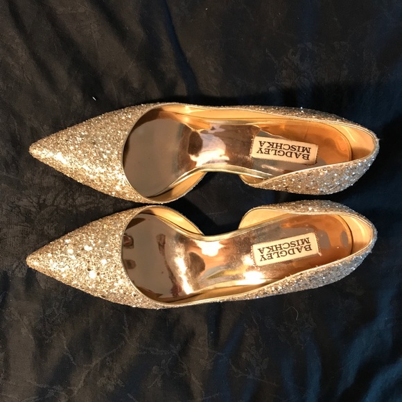 Gold Heels! 🍾 - Picture 2 of 6