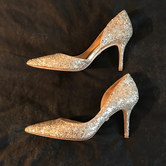 Gold Heels! 🍾 - Picture 3 of 6