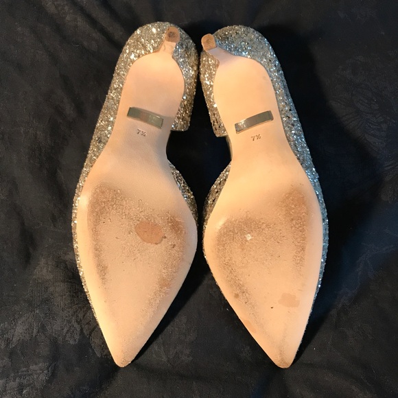 Gold Heels! 🍾 - Picture 5 of 6