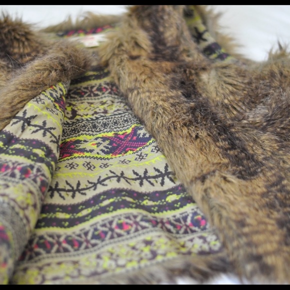 EUC fur vest - Picture 3 of 3