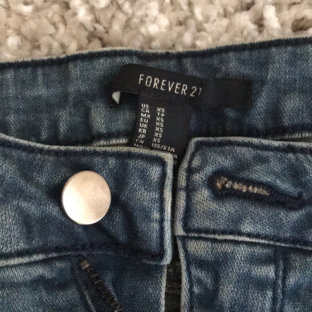 Jeans - Picture 2 of 4