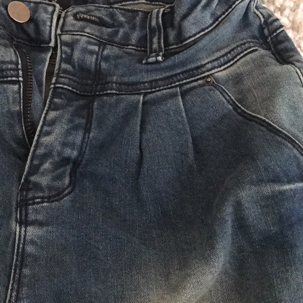 Jeans - Picture 3 of 4