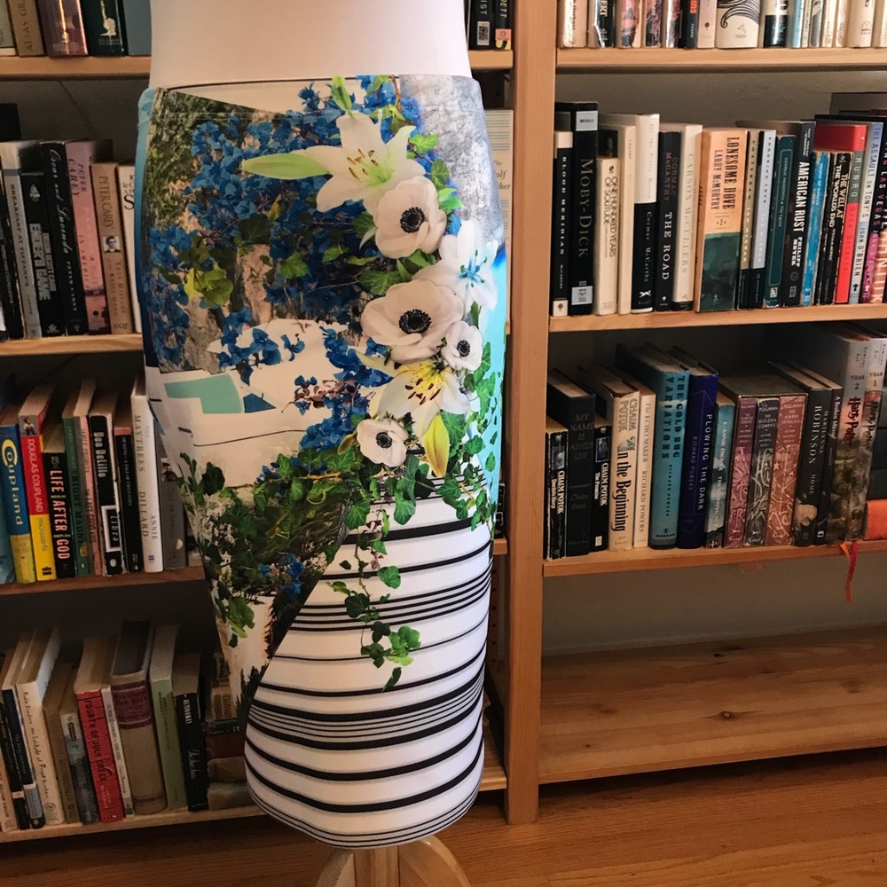 Clover Canyon neoprene printed pencils skirt. NWOT