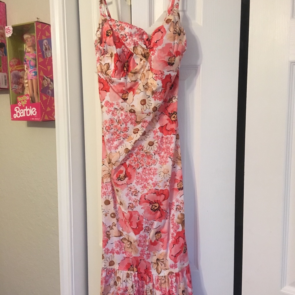 Stop stating dress from unique vintage !
