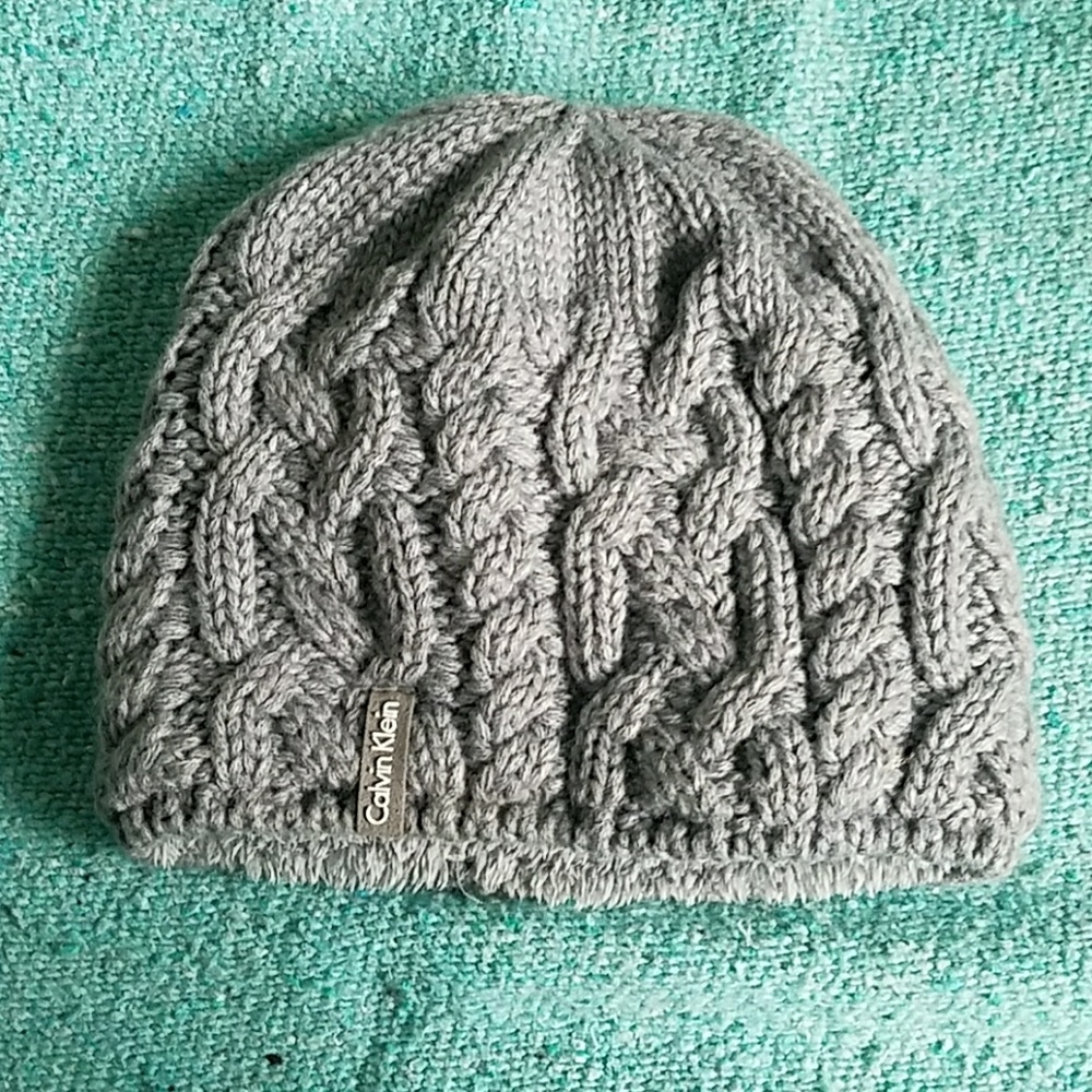 NWOT Calvin Klein Grey Cable Knit Beanie Hat