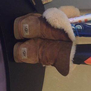 Short UGG BOOTS