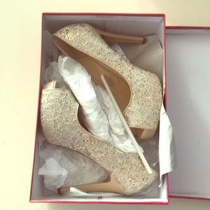 Guess Gold Glitter Ivory Lace Peep Toe Pumps
