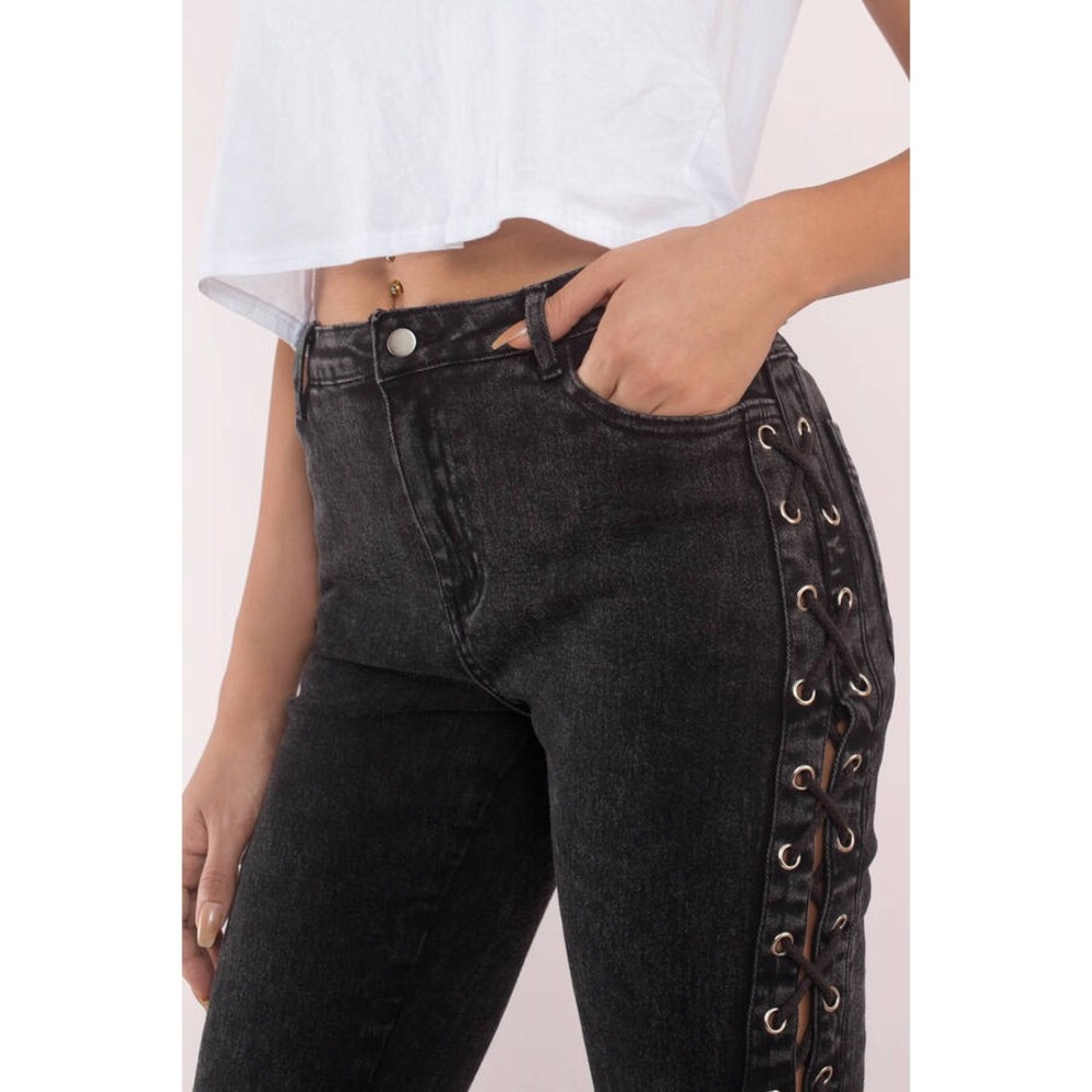 SIDE OF LACE BLACK BOYFRIEND JEANS - Picture 4 of 8