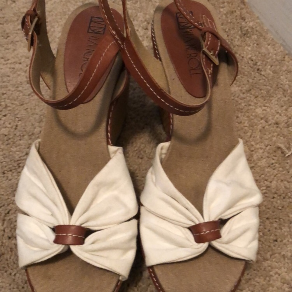 Via Neroli Wedges size 6