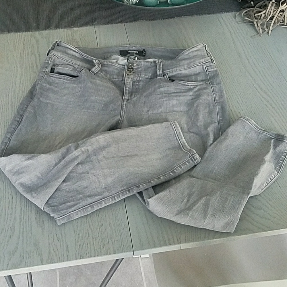 Grey Torrid cropped denim jeggings size 12