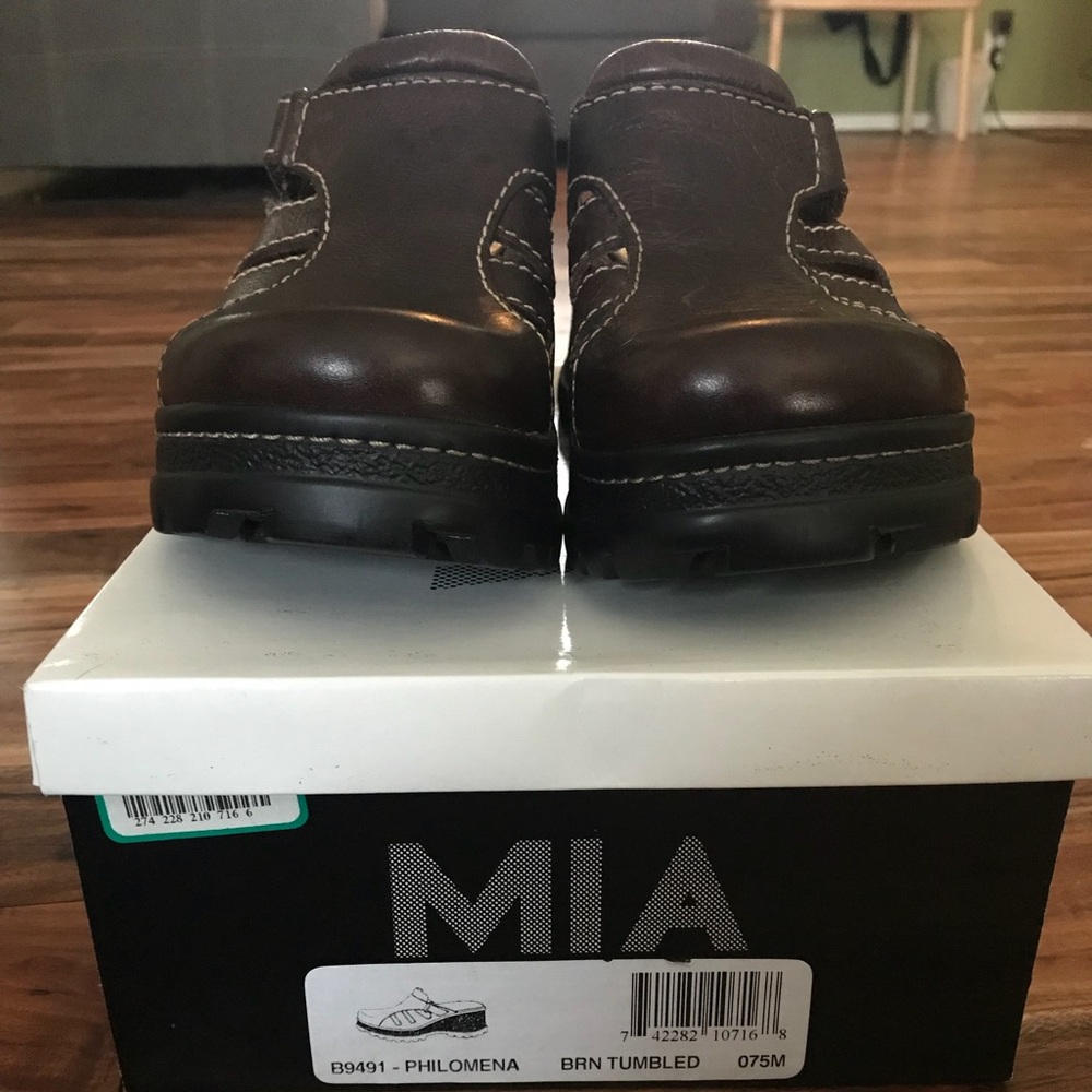 MIA Philomena Brown Clogs