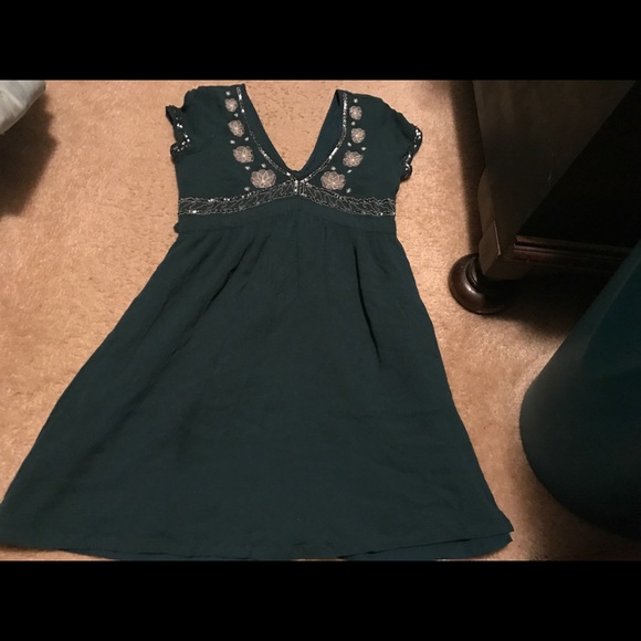 Cute embellished green dress - Picture 1 of 3