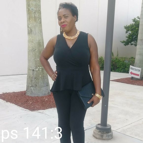 Meet your Posher, Lorna - Picture 1 of 1