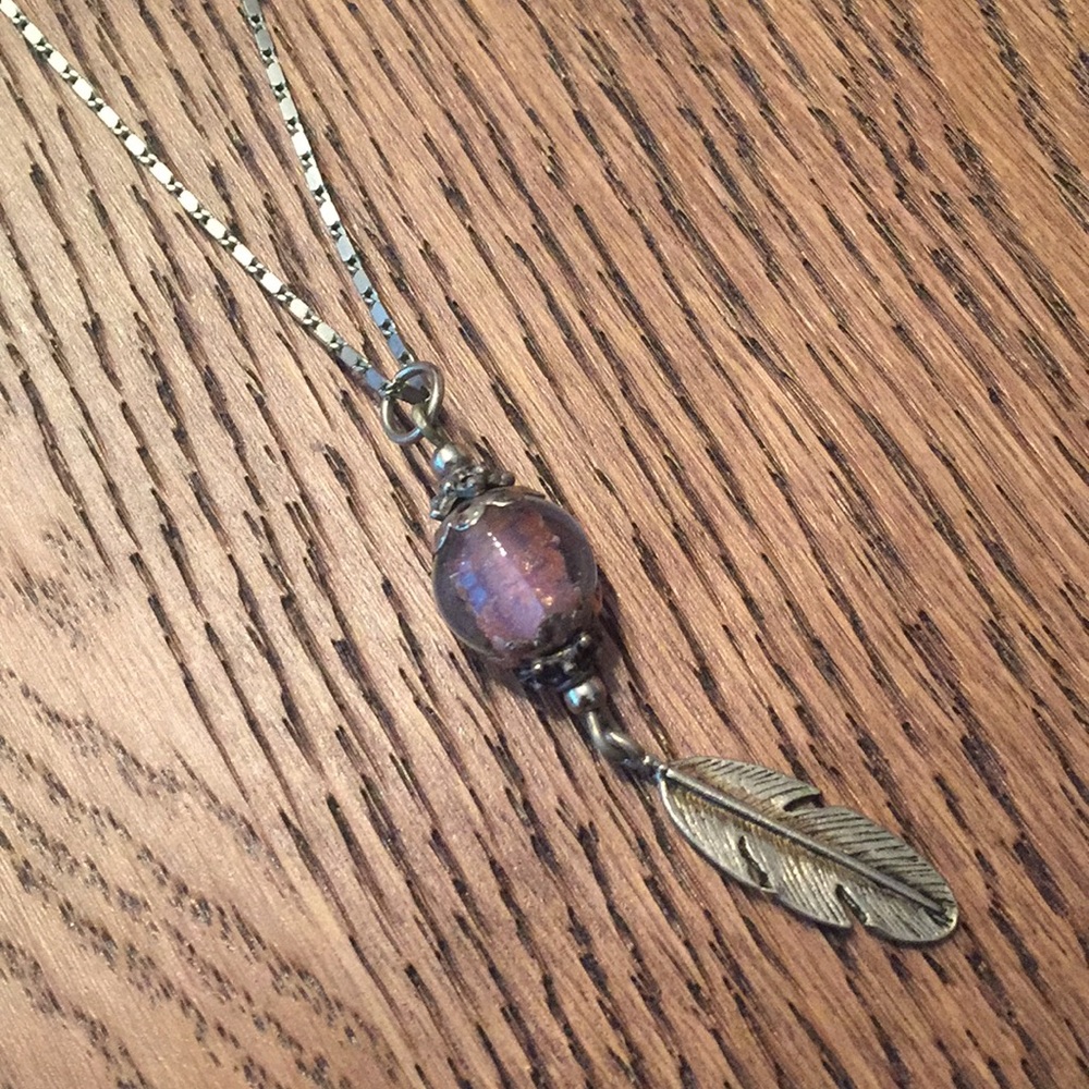 🌺BOGO Feather charm necklace