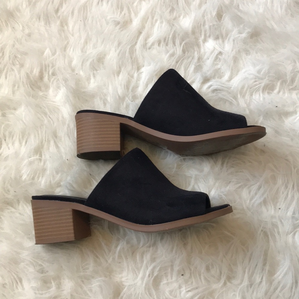 Faux suede Slip on sandals