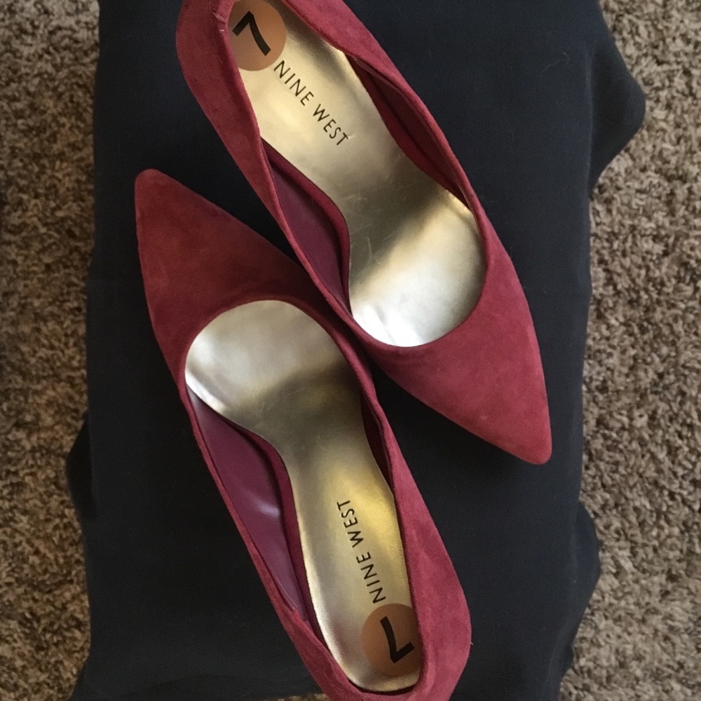 Nine West dark red heels. 💥