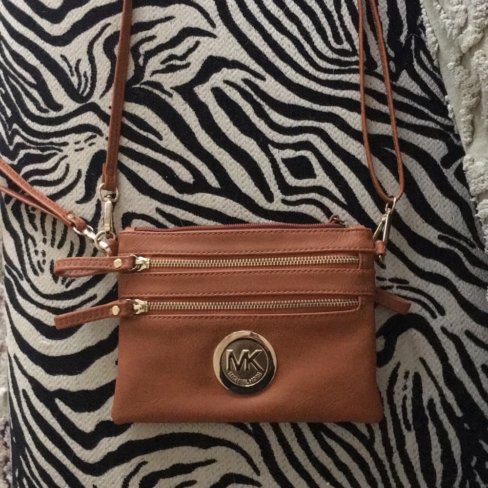 Michael Kors hand/shoulder bag!