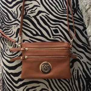 Michael Kors hand/shoulder bag!