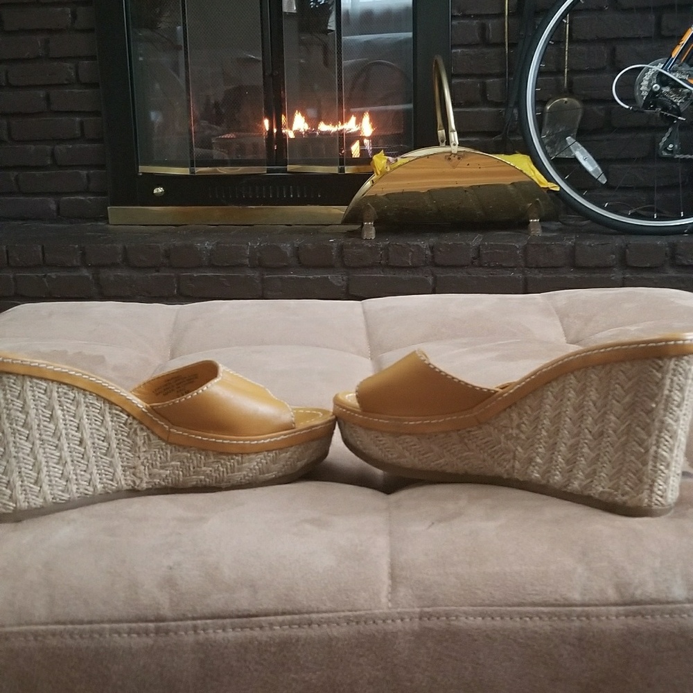Shoes - Picture 2 of 3