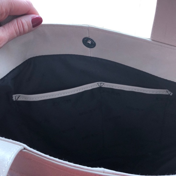 Joe’s Handbag - Picture 5 of 5