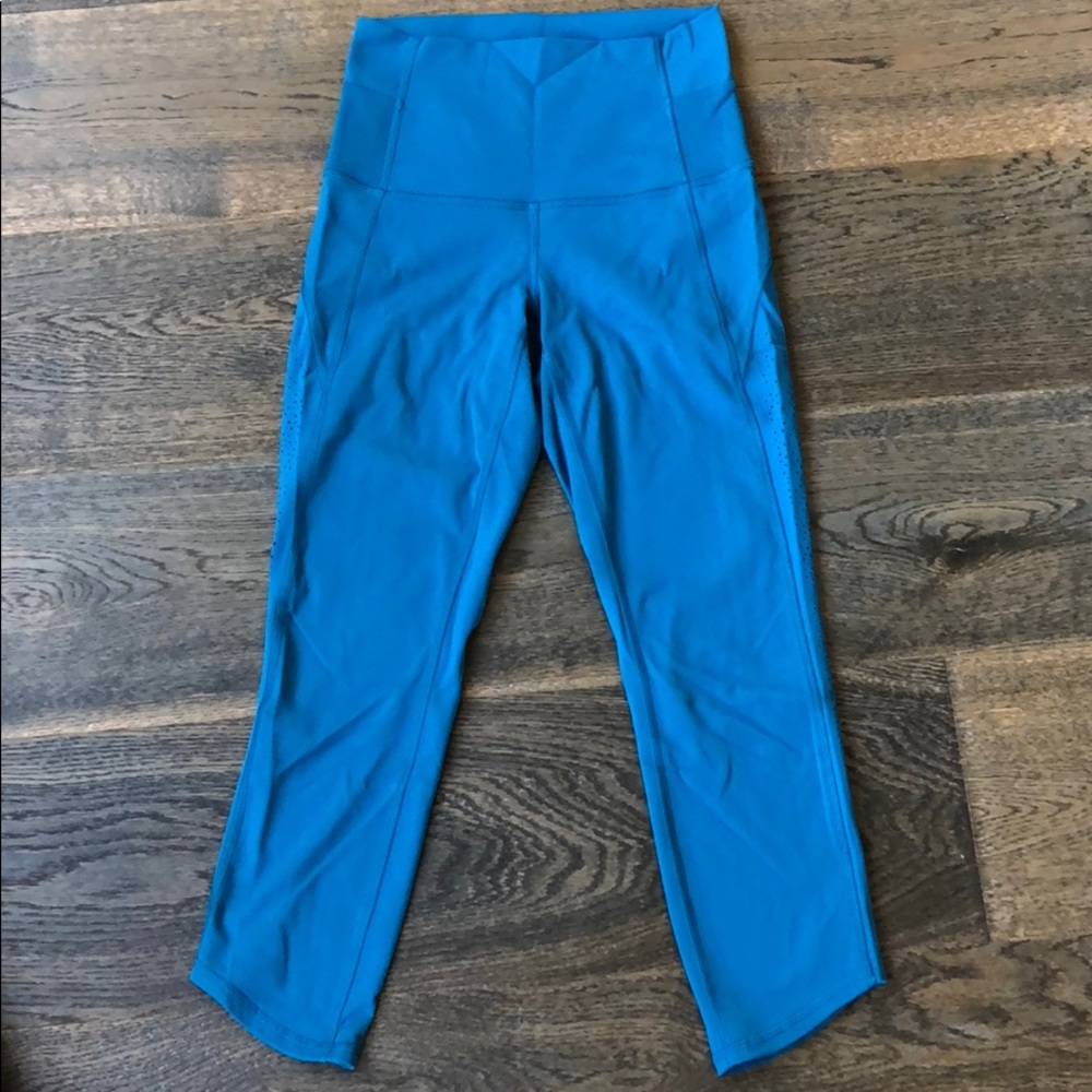 Lululemon Beyond Boundaries crop