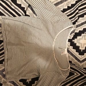 H&M Elbow Length Cropped Top