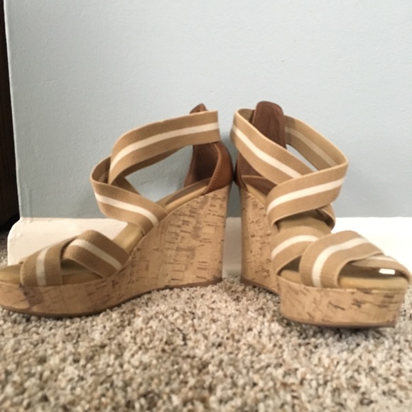 Strappy Spring Summer Wedge Sandals - Picture 3 of 4