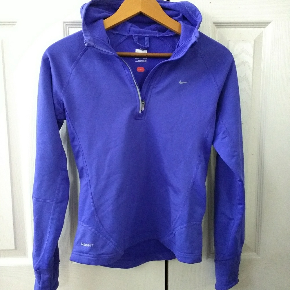 Like-new Nike women's half-zip tech top XS