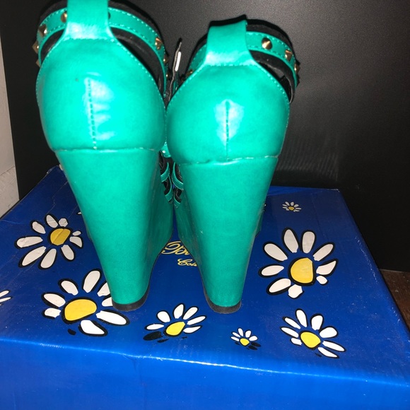 Wedges - Picture 2 of 3