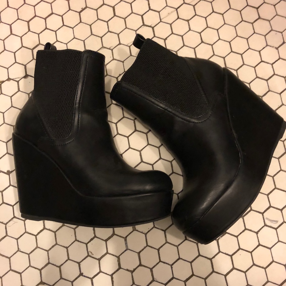 Platform wedge boots size 7