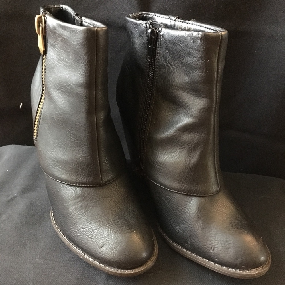 Ankle booties