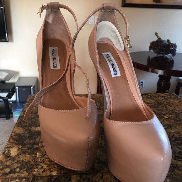 Steve Madden Shoes - Steve Madden Nude Deeny Pumps leather