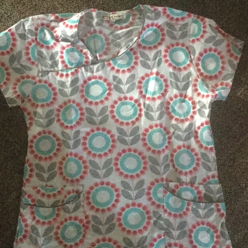 Scrub top