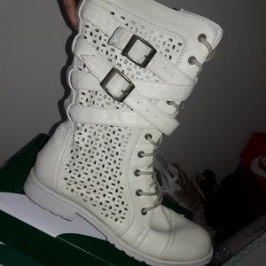 Creme baige colored Calf boots