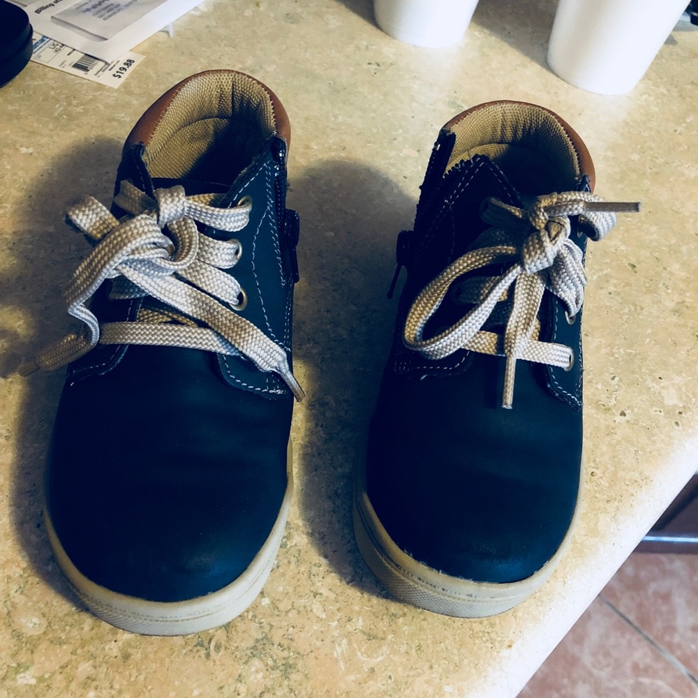 Kids Eddie Bauer size 10 boots