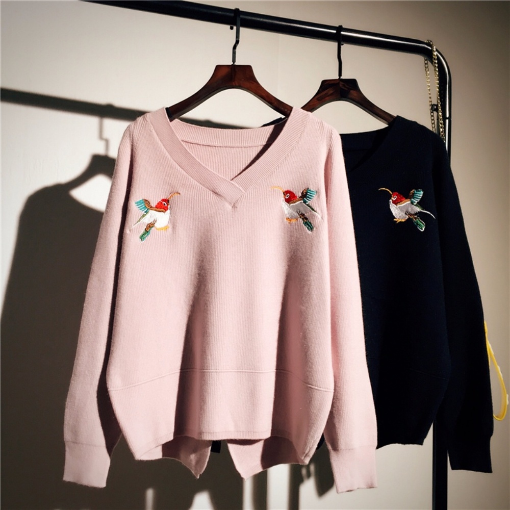 Pink V-neck Sweater with Embroidery