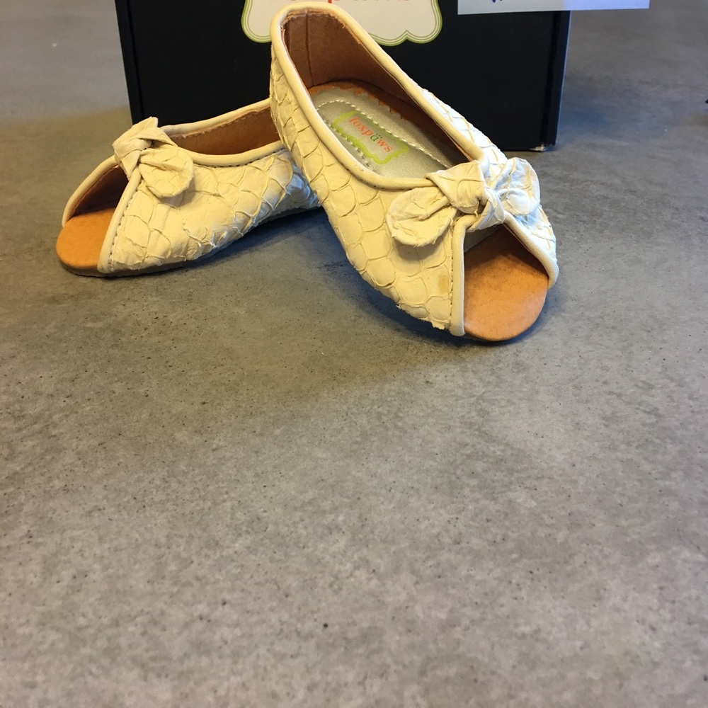 NWT Baby Girl Peep Toe Shoes.
