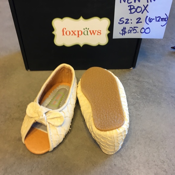 NWT Baby Girl Peep Toe Shoes. - Picture 2 of 2