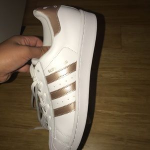 Adidas super star white & gold