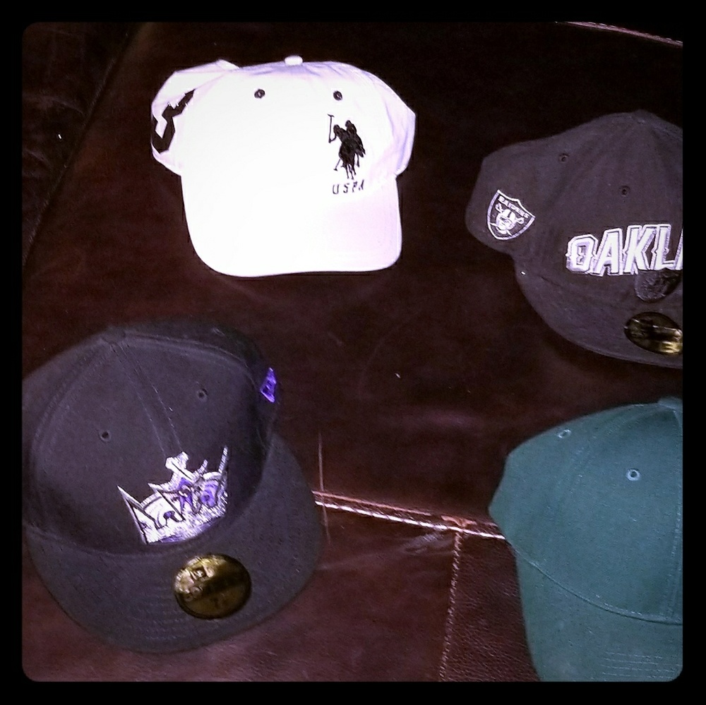 4 hats lot