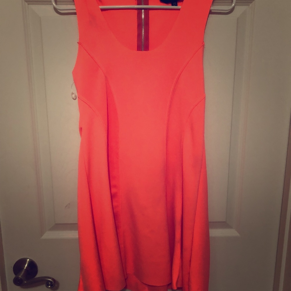 Dress - Picture 4 of 4