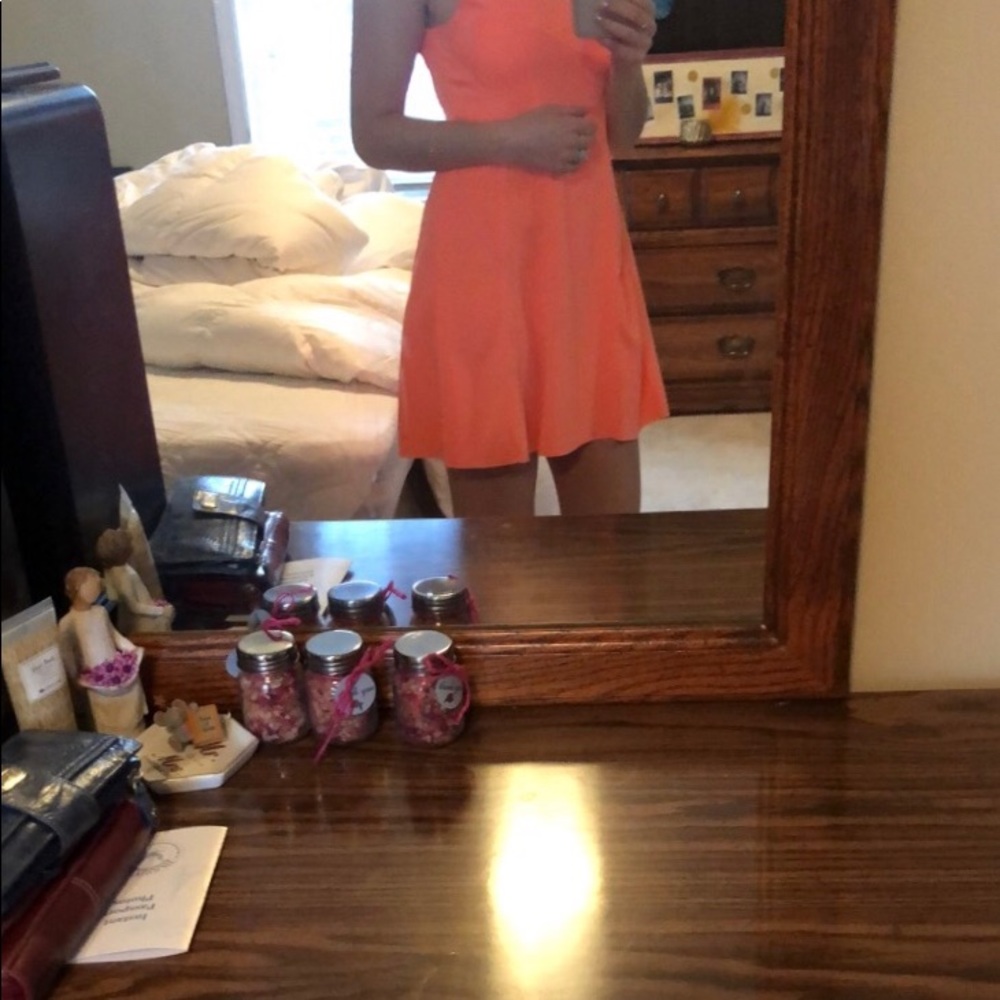 Dress - Picture 3 of 4