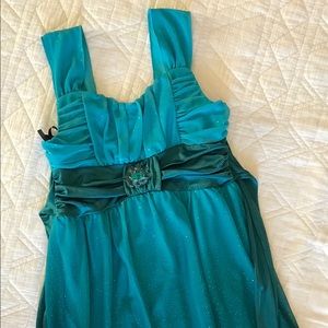 Glittery sleeveless girls dress