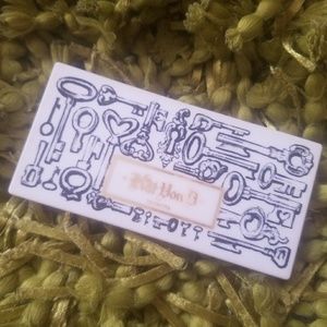 Kat Von D Truth palette